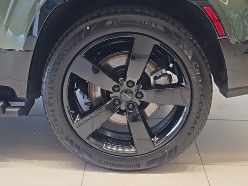 New 2026 Land Rover Defender 130 X-Dynamic SE image 6