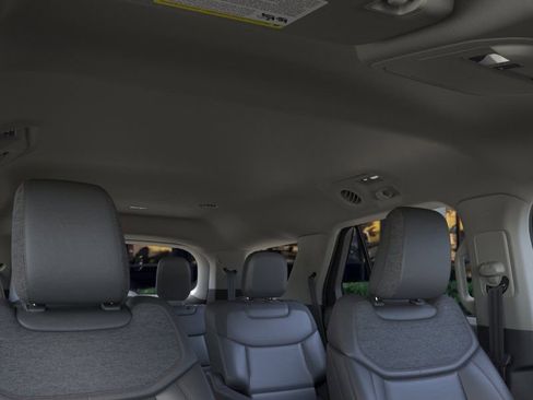 New 2026 Ford Explorer Active RWD image 22
