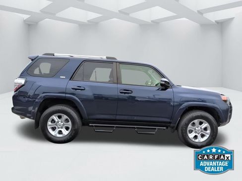 Used 2022 Toyota 4Runner SR5 Premium w/ Moonroof Package AWD/4WD image 4