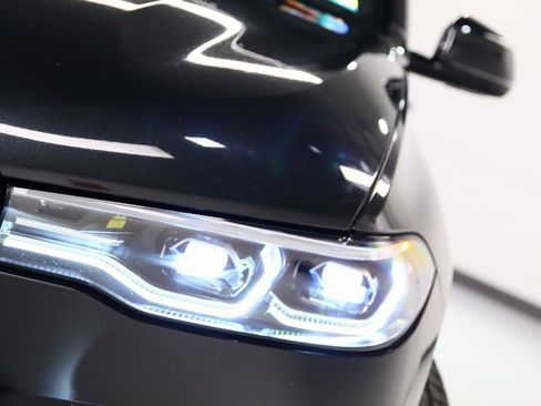 Used 2022 BMW X7 M50i w/ Executive Package image 7