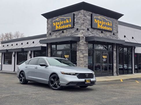 Used 2023 Honda Accord Sport image 1