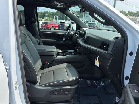 New 2026 Chevrolet Tahoe Premier w/ Sun And Tow Package AWD/4WD image 15