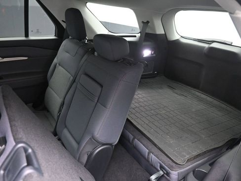 Used 2025 Ford Explorer Active RWD image 21