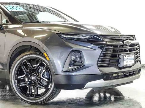 Used 2022 Chevrolet Blazer LT w/ Sound & Technology Package AWD/4WD image 3