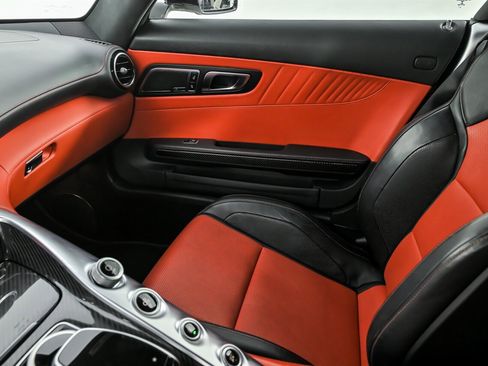 Used 2018 Mercedes-Benz AMG GT Roadster image 38