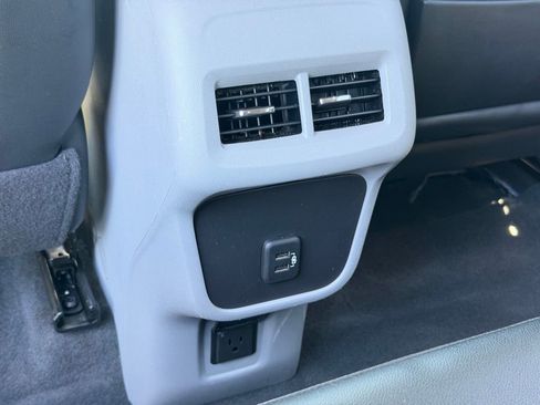 Used 2024 GMC Terrain SLT FWD image 15