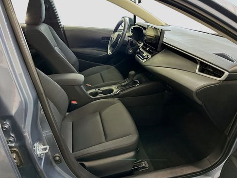 Used 2025 Toyota Corolla LE image 32