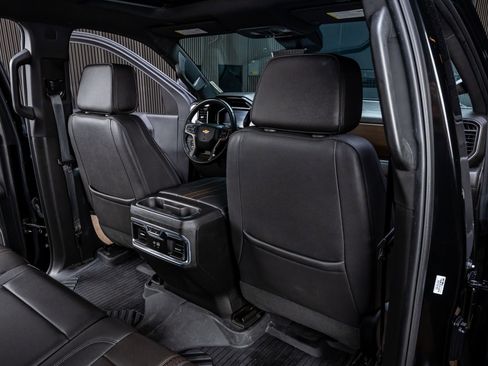 Used 2024 Chevrolet Silverado 3500 High Country w/ High Country Premium Package AWD/4WD image 32