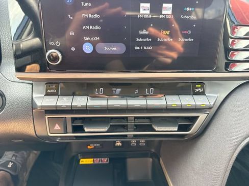 Used 2025 Toyota Camry LE FWD image 18