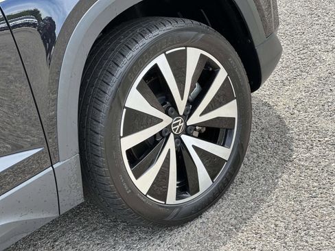 Certified 2023 Volkswagen Taos SE FWD image 7