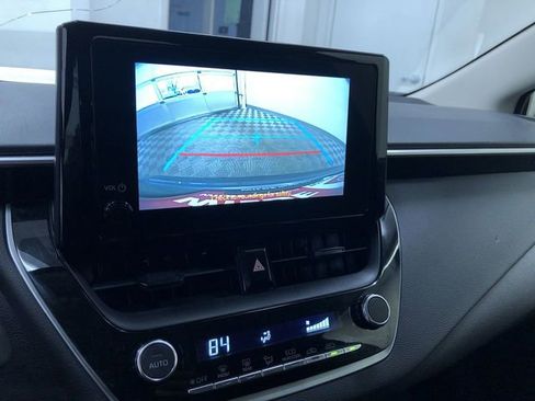 Used 2023 Toyota Corolla LE image 28