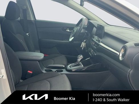 Used 2019 Kia Forte S w/ S Premium Package image 16