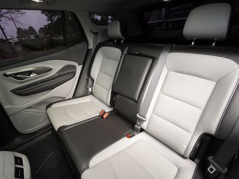 Used 2022 GMC Terrain SLT w/ Infotainment Package II FWD image 22