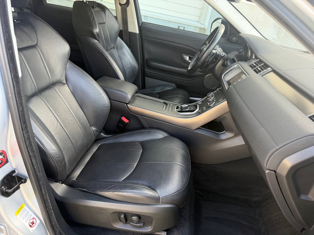Used 2018 Land Rover Range Rover Evoque SE AWD/4WD image 26