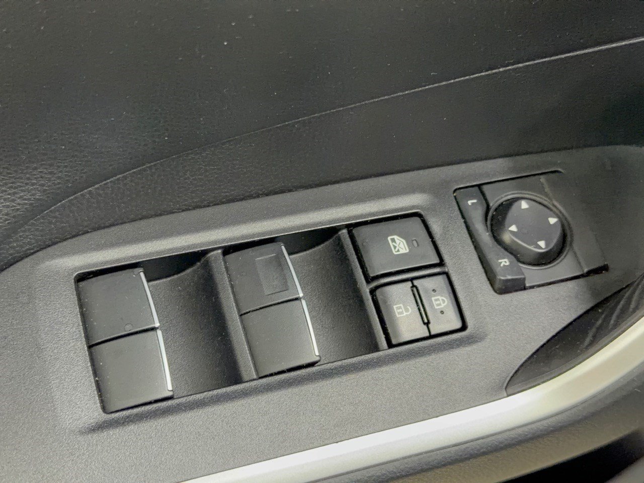 Used 2021 Toyota RAV4 XSE AWD/4WD image 15