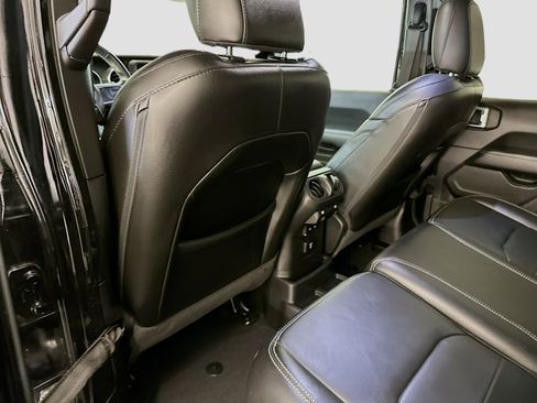 Used 2021 Jeep Wrangler Sahara image 28