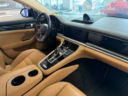 Used 2018 Porsche Panamera 4 AWD/4WD image 38