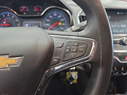 Used 2017 Chevrolet Cruze LT FWD image 11