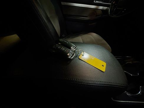 Used 2017 Ford Explorer XLT w/ Equipment Group 202A image 41