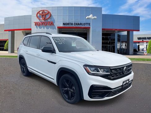 Used 2022 Volkswagen Atlas SEL R-Line image 3