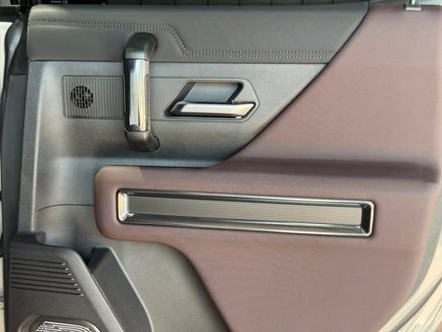 New 2026 GMC Hummer EV SUV w/ LPO, Dark Essentials Package AWD/4WD image 28