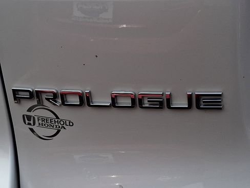 Used 2024 Honda Prologue EX image 4
