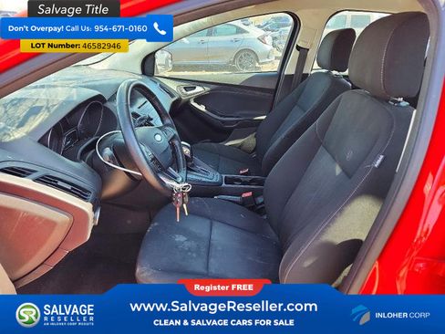 Used 2016 Ford Focus SE w/ SE Cold Weather Package FWD image 9