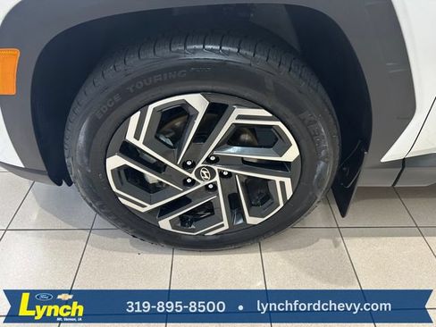 Used 2025 Hyundai Tucson Limited AWD/4WD image 31