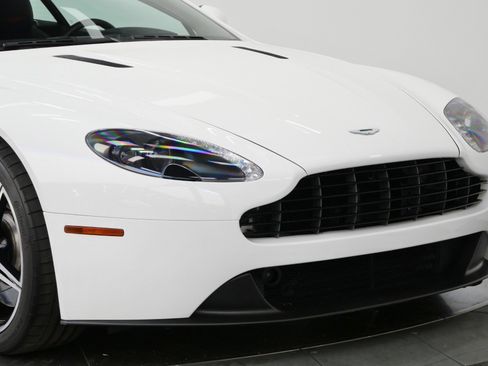 Used 2016 Aston Martin V8 Vantage GT RWD image 36