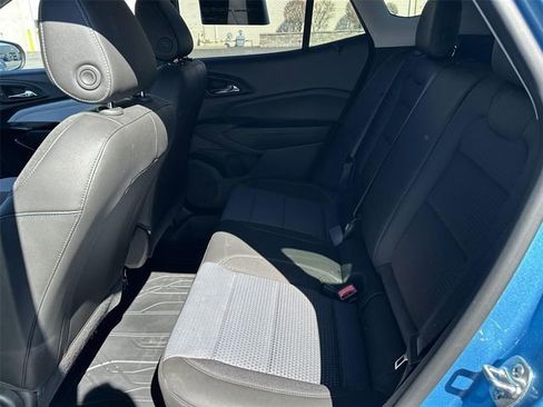 Used 2025 Chevrolet Trax LT w/ Driver Confidence Package image 23