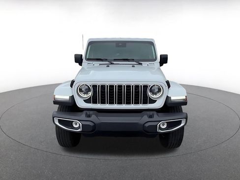 Used 2025 Jeep Wrangler Unlimited Sahara AWD/4WD image 5