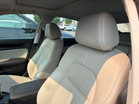 Used 2023 Honda Civic EX-L image 6