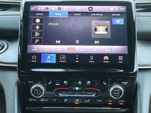 Used 2023 Jeep Grand Cherokee Overland w/ Advanced Protech Group III AWD/4WD image 13