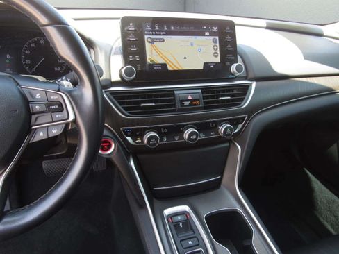 Used 2021 Honda Accord Touring image 17