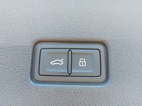 New 2026 Audi SQ8 Premium Plus AWD/4WD image 13