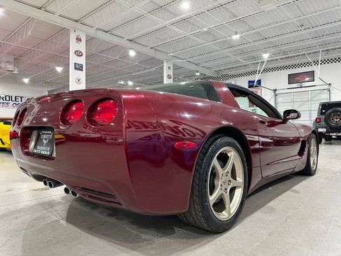 Used 2003 Chevrolet Corvette Coupe w/ Preferred Equipment Group RWD image 3