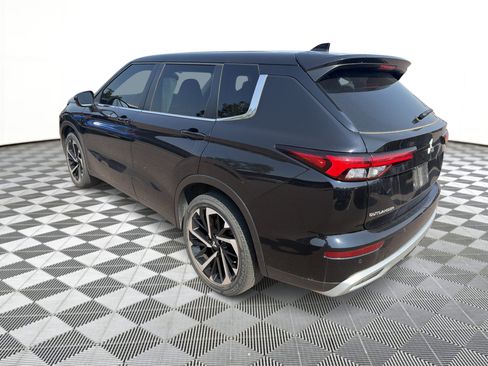 Used 2022 Mitsubishi Outlander SE AWD/4WD image 3