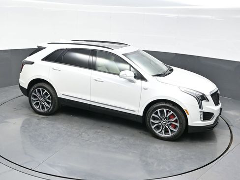 New 2025 Cadillac XT5 Sportv w/ LPO, Floor Liner Package image 28