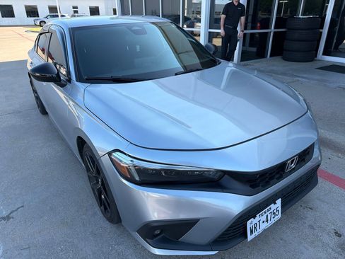 Used 2023 Honda Civic Sport image 3