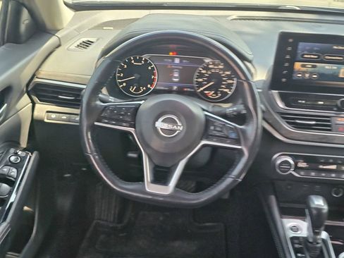 Used 2023 Nissan Altima 2.5 SL FWD image 15