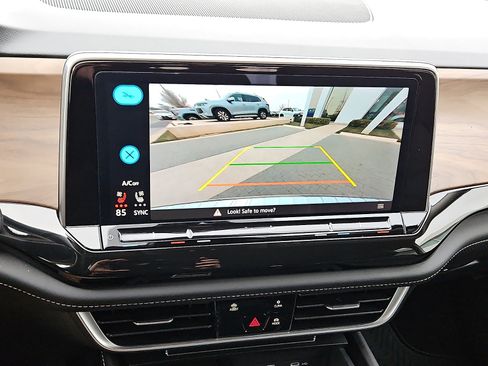 New 2025 Volkswagen Atlas SE image 16