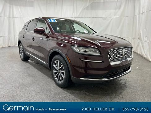 Used 2022 Lincoln Nautilus FWD image 2