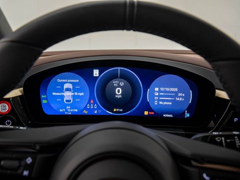 New 2025 Porsche Macan 4S Electric image 22