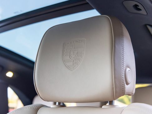 Used 2021 Porsche Macan image 29