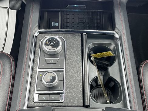 Used 2023 Ford Expedition Limited image 24