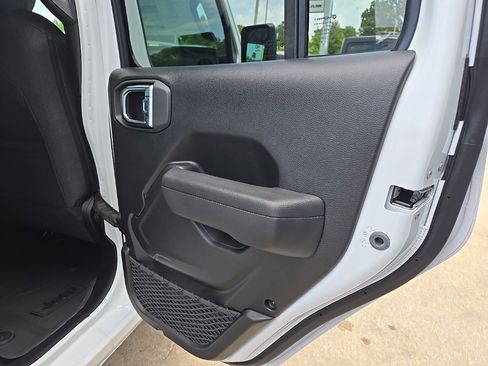 New 2025 Jeep Gladiator Sport image 68