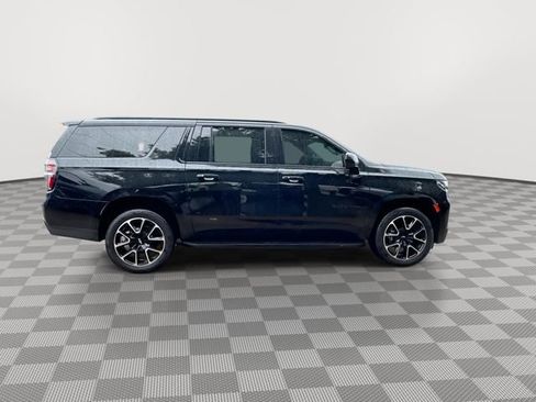Used 2023 Chevrolet Suburban RST AWD/4WD image 10