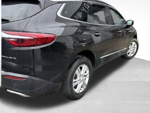 Used 2018 Buick Enclave Essence w/ Trailering Package FWD image 6