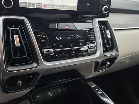 Certified 2023 Kia Sorento EX FWD image 28