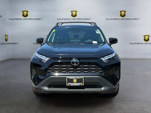 Used 2025 Toyota RAV4 XLE image 2